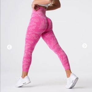 Bubble gum pink NVGTN Camo Large